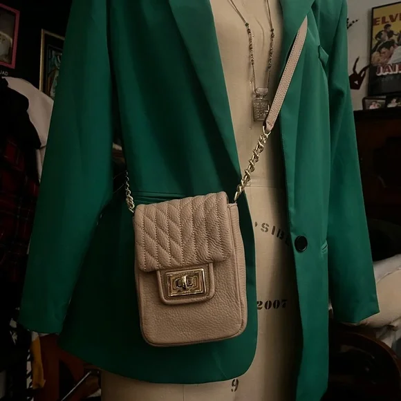 🌹Karl lagerfeld agyness leather crossbody nwot - Picture 8 of 8